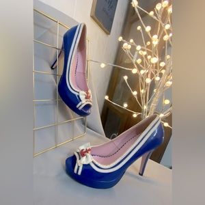Leg Avenue Pin-Up American Sailor Peep-toe Pump 4-inch Heel size 9